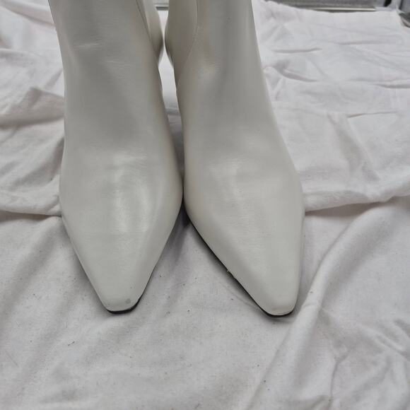 NEW Vince Camuto Quindele pointed-toe leather ankle boots white size 7.5 M - Picture 6 of 6